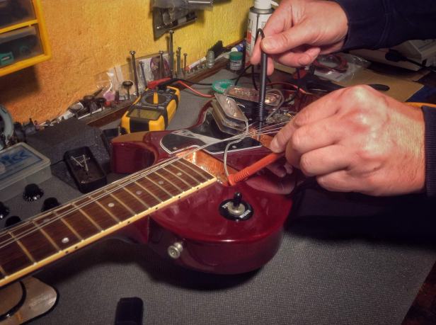 Gibson_LesPaul_Special_P-90_apantallamiento_026